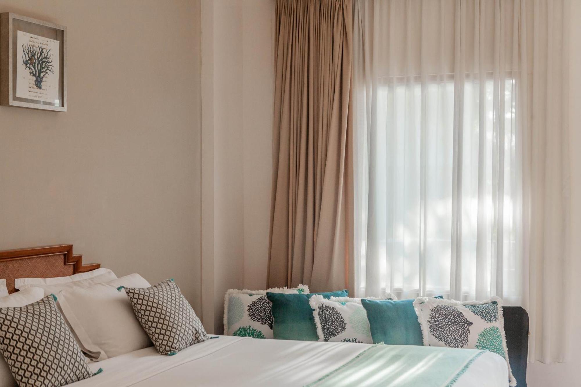 Bali Mandira Beach Resort & Spa Legian Dış mekan fotoğraf A bedroom at the hotel